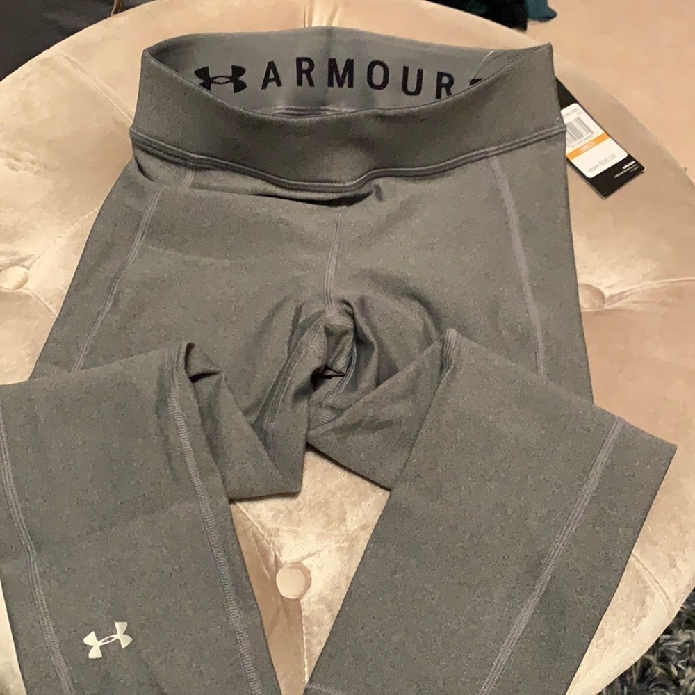 Under Armour gray Capri compression pants, new